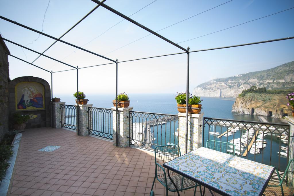 Domus San Vincenzo Bed and Breakfast Sant'Agnello Exterior foto