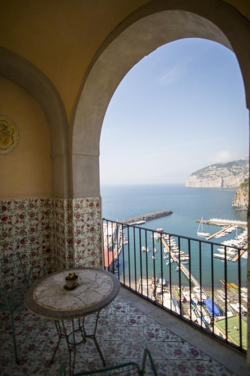 Domus San Vincenzo Bed and Breakfast Sant'Agnello Exterior foto