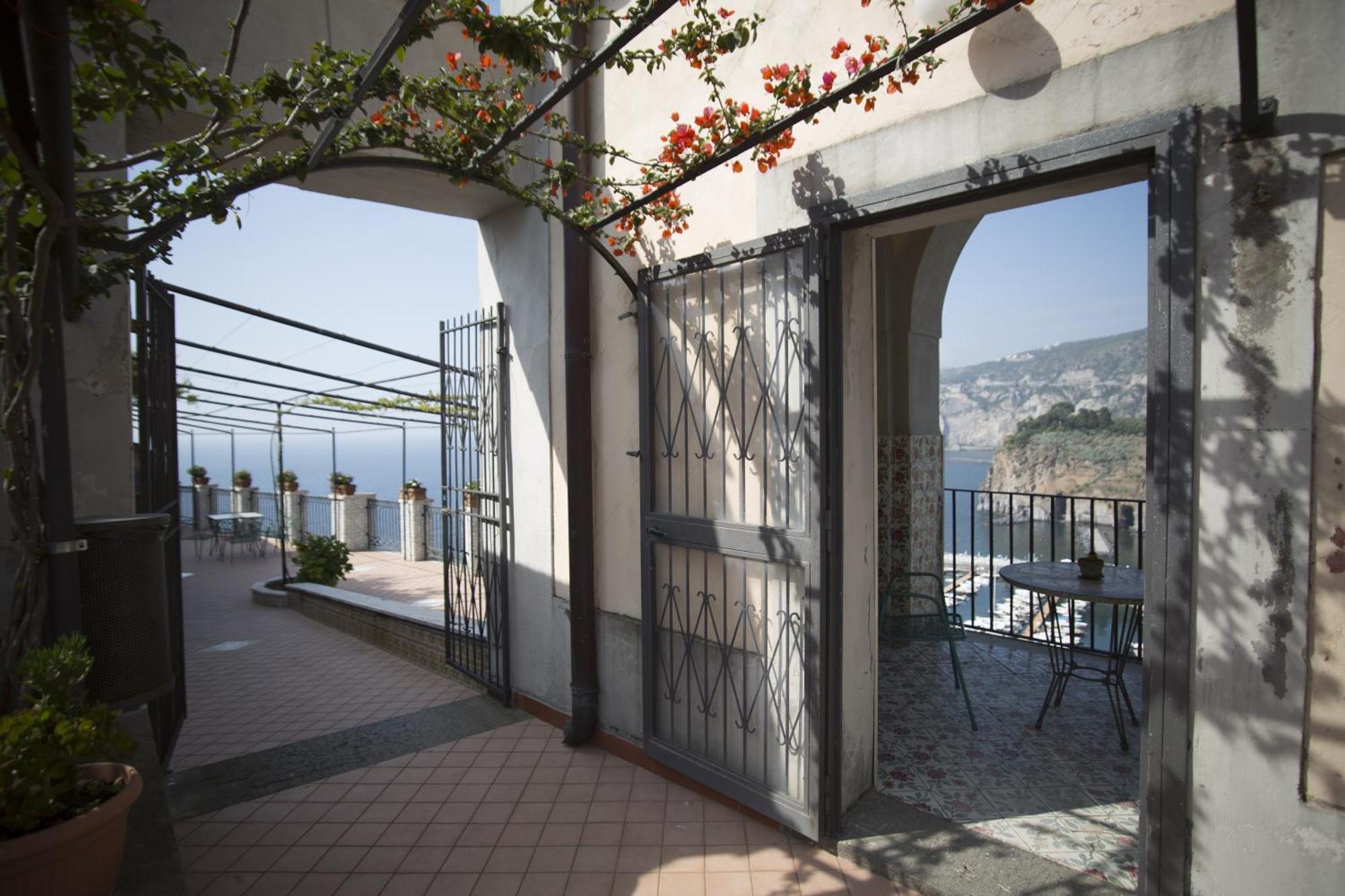 Domus San Vincenzo Bed and Breakfast Sant'Agnello Exterior foto